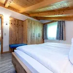 Stoaberg 4*